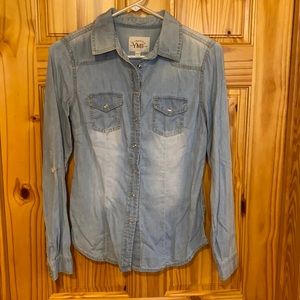 YMI XS denim snap long sleeve shirt